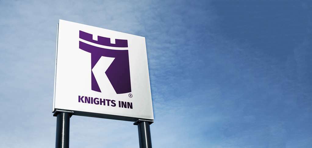 Knights Inn Елирия Екстериор снимка